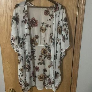 Maurices White Floral Kimono w/Gold Foil Detail